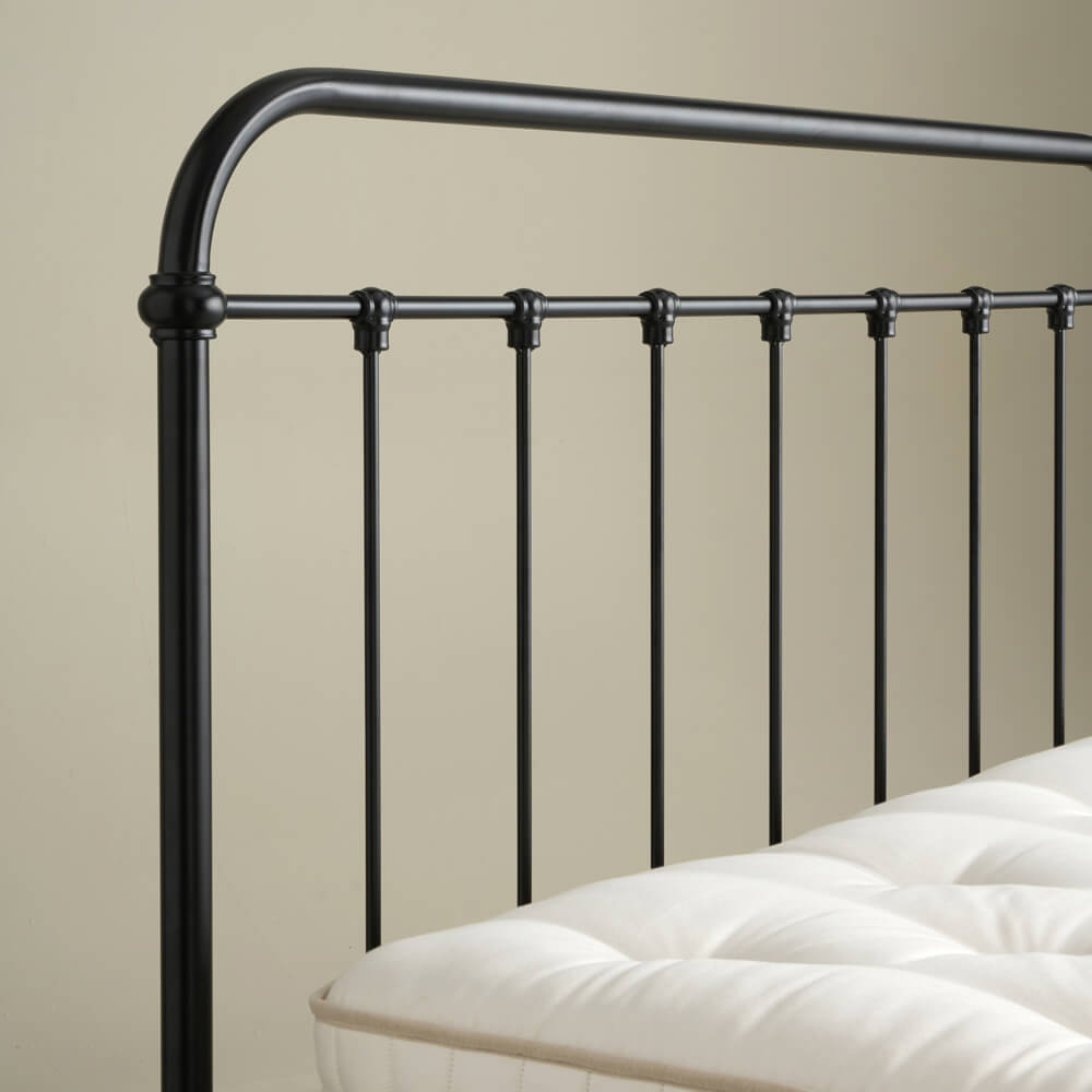 Oliver Bed, Small Double